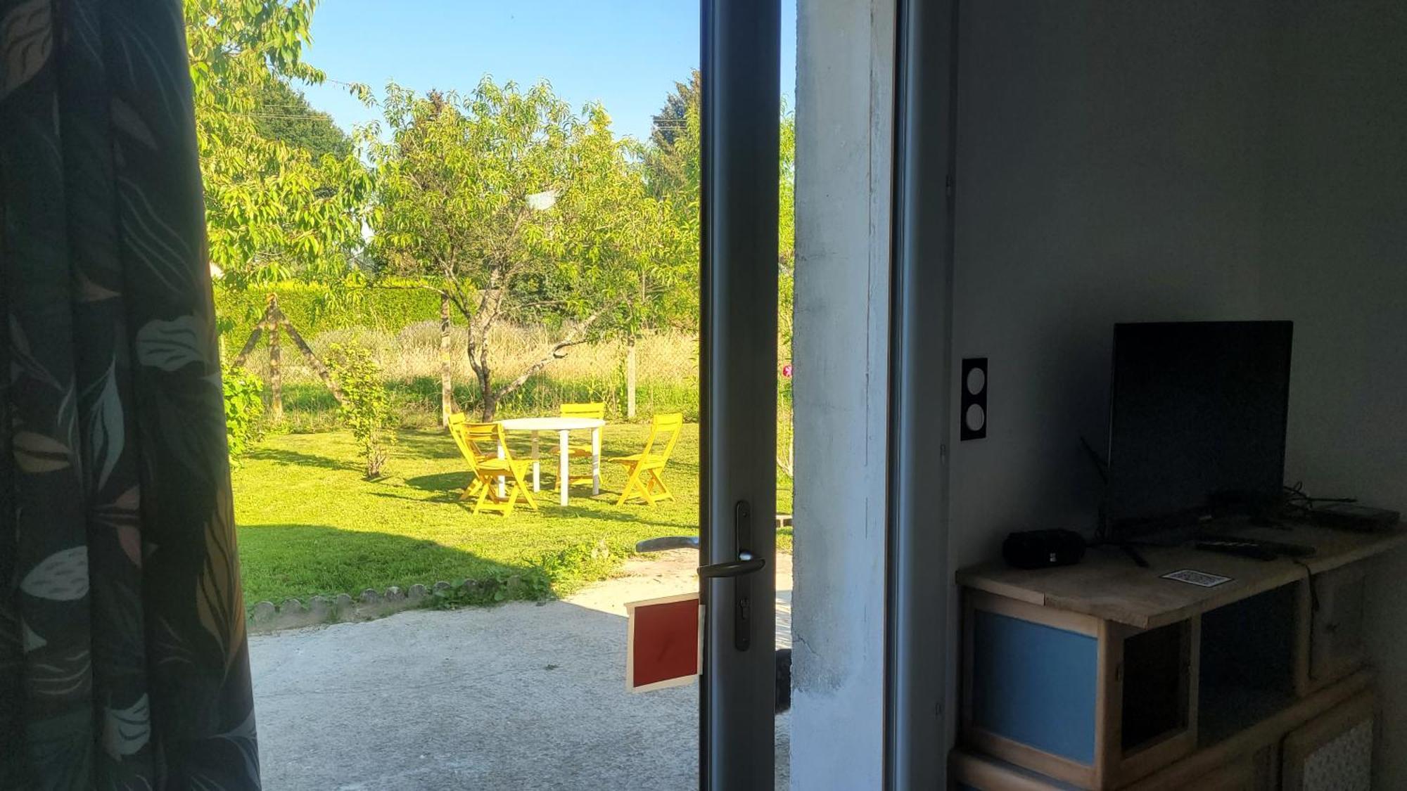 Le Truc En Plus, Accessibles Pmr, Appartement 45 M2 Mitoyen Dans Une Maison Avec Un Autre Appartement Guérard 外观 照片